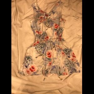 Guess floral romper 💞🌸💞